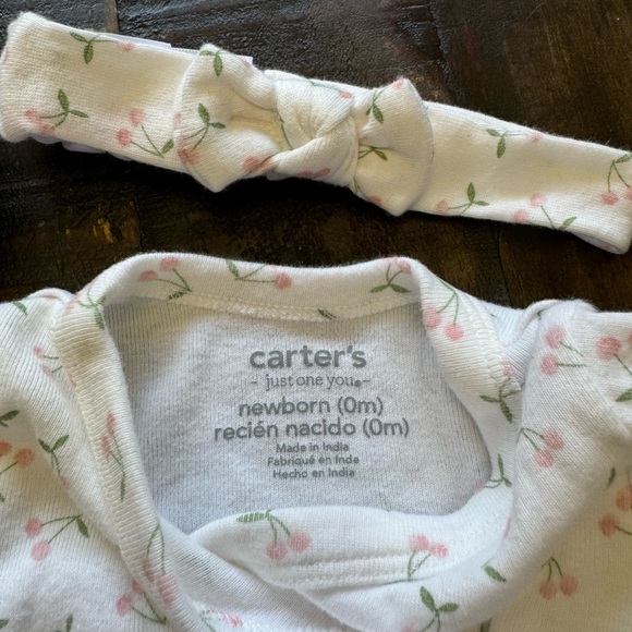 Twin Bundle 2 sets of Carters NB - Picture 4 of 7